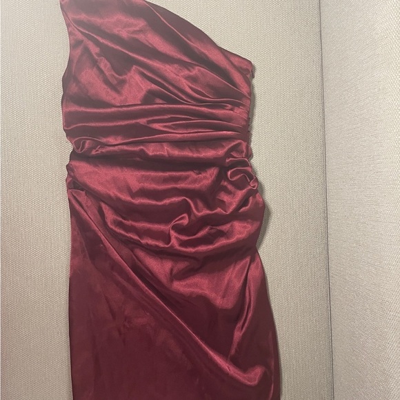 Silky wine red London Times one shoulder dress sized 8.  Good condition. - Picture 5 of 6